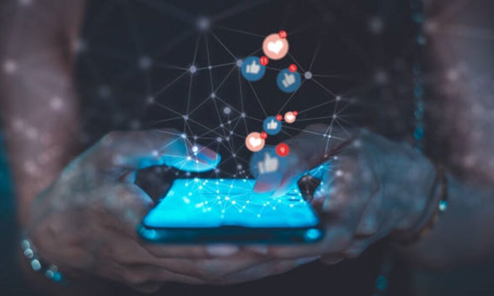 What are the Benefits of Social Media?