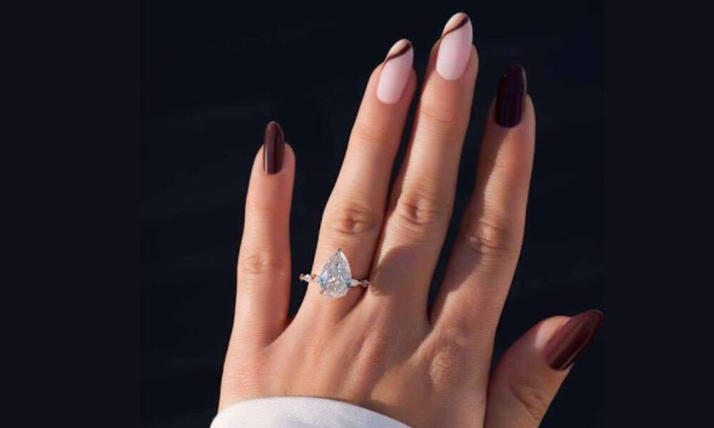 Pear Shape Engagement Rings