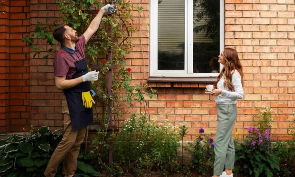 Curb Appeal Year-Round