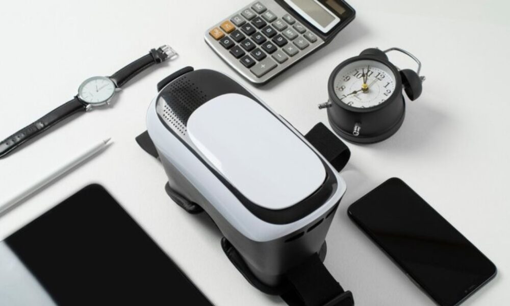 Top 10 Must-Have Tech Gadgets for 2024