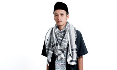 What is the Scarf that Palestinians Wear?